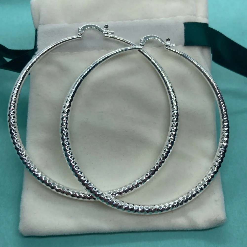 🌟 Silver Big Hoop Earrings - Picture 2 of 4